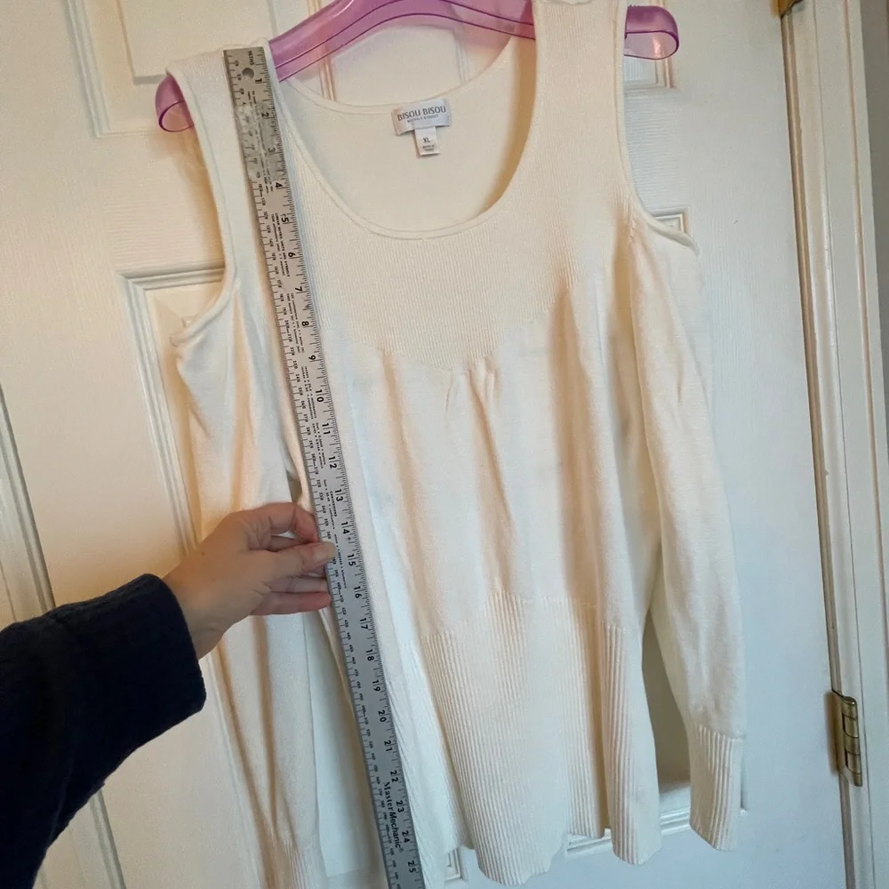 Bisou Bisou Michele Bohbot Ivory Cold Shoulder‎ Knit Top XL